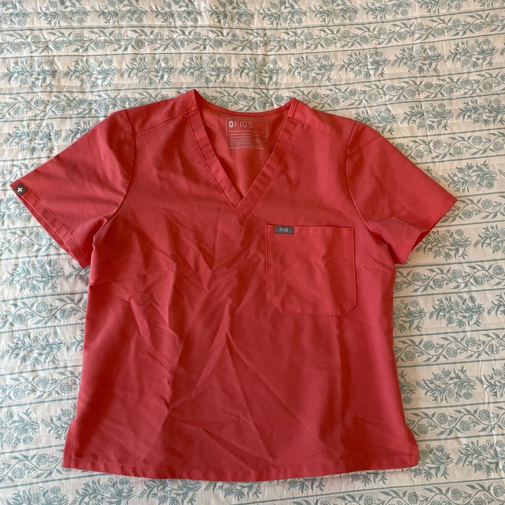 Figs Coral V-Neck Scrub Top